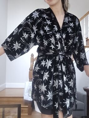 Victoria’s Secret Black/Silver Velvet Star Bling Limited Edition Robe,Size-XS-S